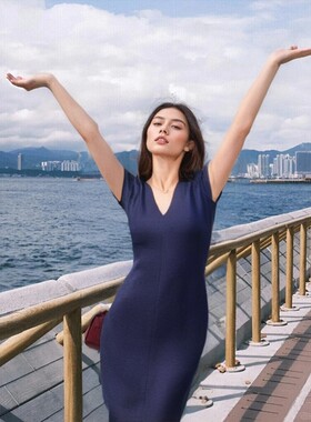 V领短袖套头裙修身显瘦连衣裙外贸M家女装蓝色针织裙子包袖一步裙
