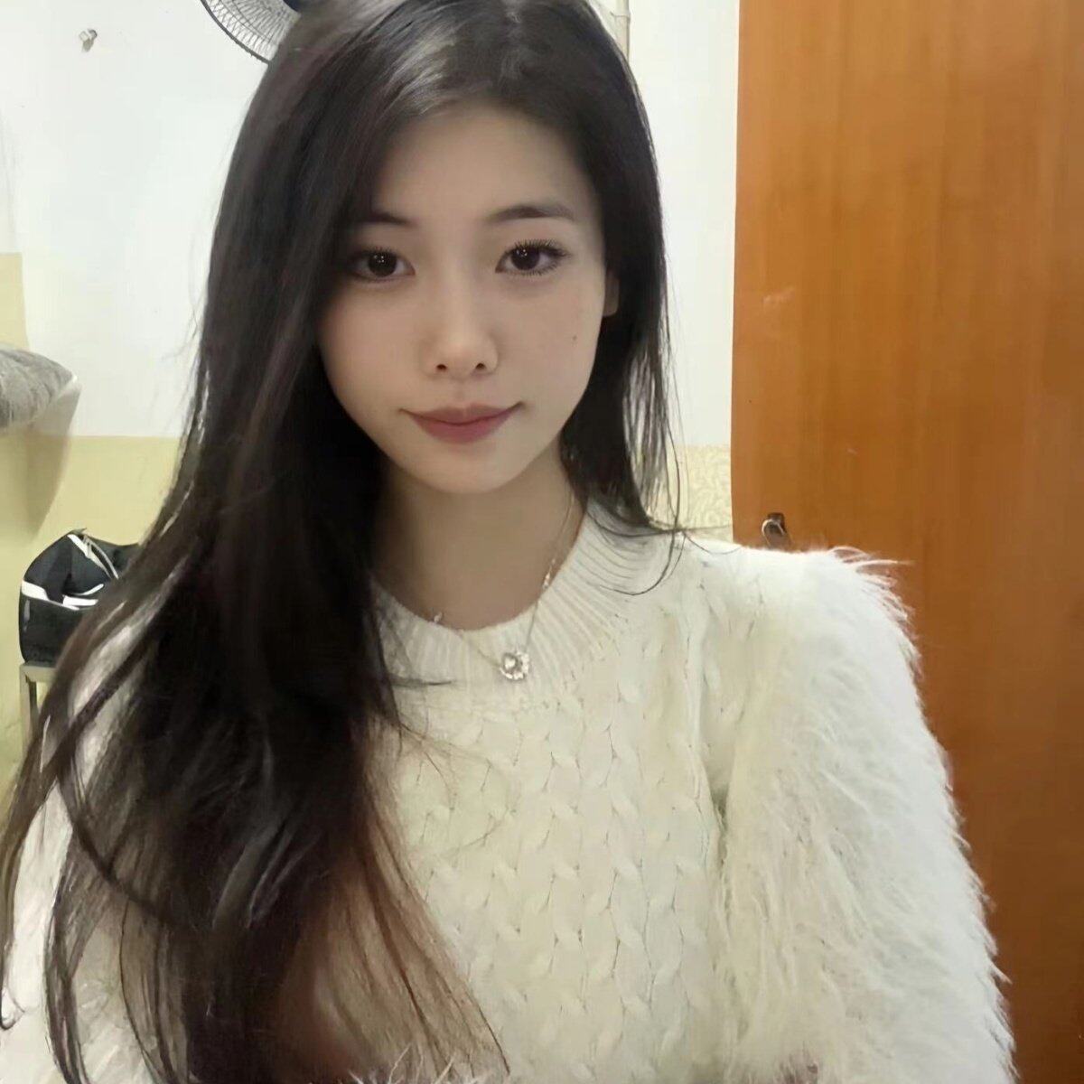 长毛绒毛衣女加厚1斤3两女中大童圆领套头保暖秋冬时尚洋气针织衫