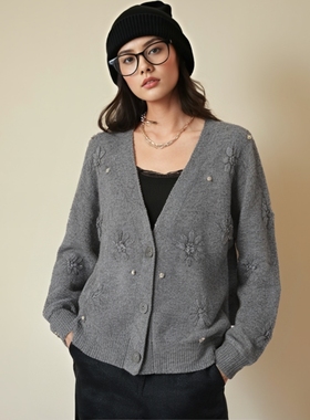 衣莎美诺秋冬重工刺绣恰到好处的气质毛衣开衫内搭Y397C1782