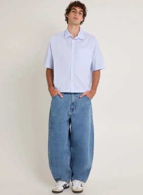 澳大利亚设计师Abr@nd 男款 A6蓝色弯刀阔腿工装牛仔裤