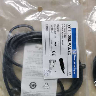 全新施耐电感式传感器XS1 12BLPAL2C，工程剩