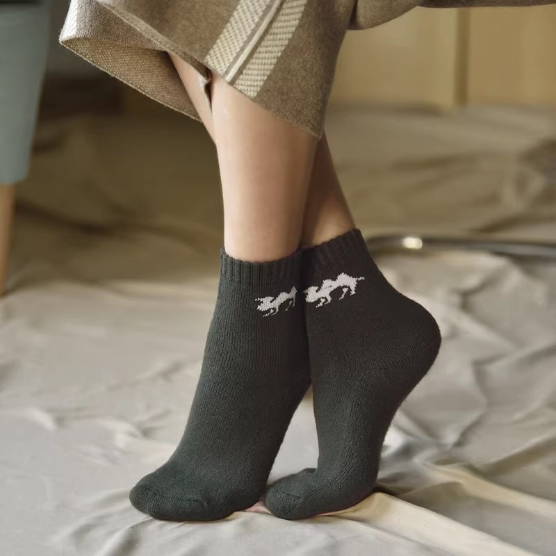 APCSHOP保暖女款羊绒袜子