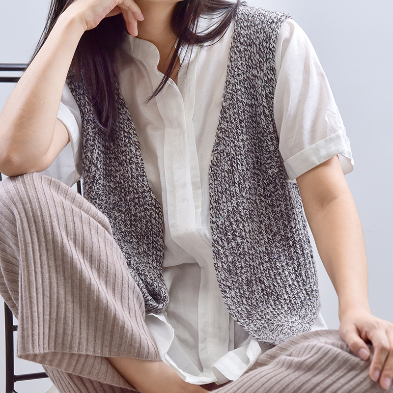 APCSHOP手工艺精编保暖内搭无袖V领坎肩女针织简约纯羊绒马甲背心