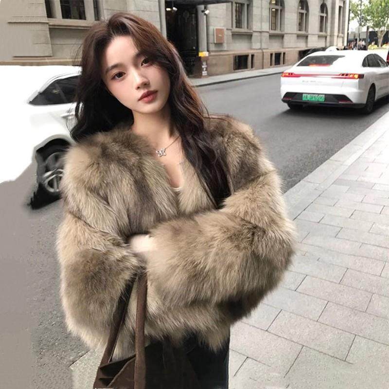轻奢2025冬新款环保狐狸毛皮草女时尚短款千金毛毛外套加厚大衣潮