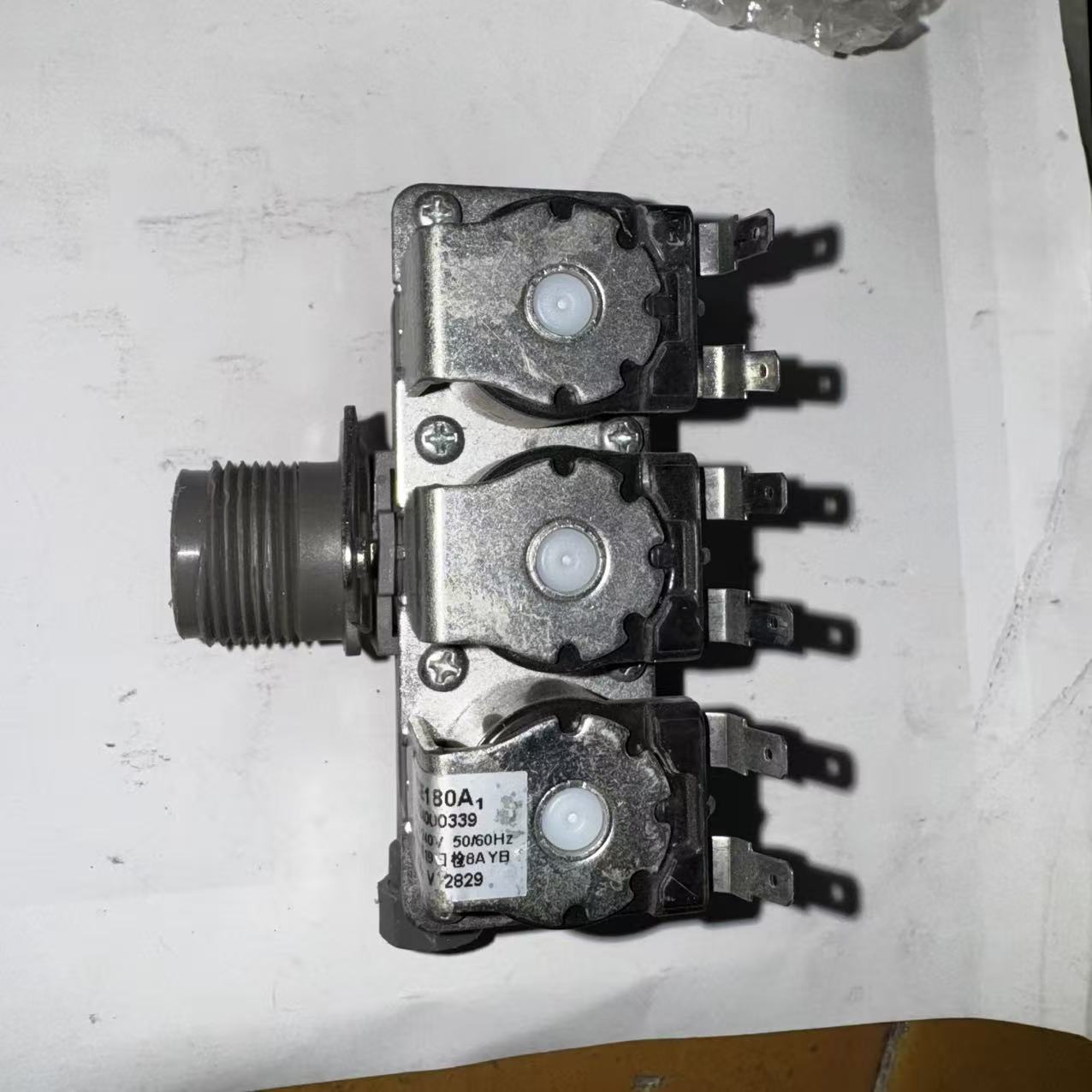 适用于海尔滚筒洗衣机EG8012B39SU1进水阀0024000339