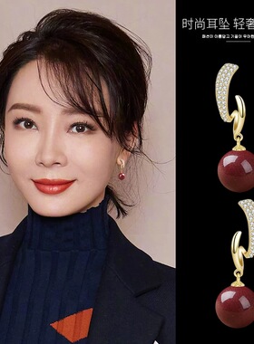 朱砂耳环女2025新款爆款高级感轻奢小众设计耳钉秋冬气质红色耳饰