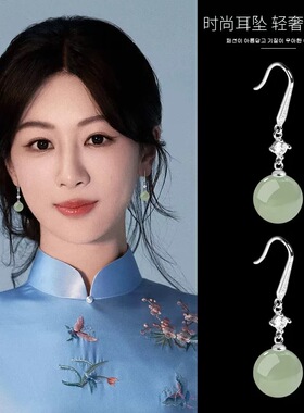 新中式和田玉耳环女2025新款爆款高级感玄学耳钉冰种玉石耳坠气质