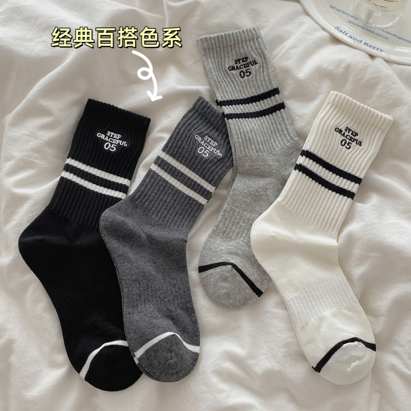 鲨鱼裤配的袜子女款中筒秋冬运动韩国棉袜无骨长筒秋季百搭外穿潮