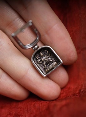 s925纯银藏传六臂玛哈噶拉大黑天擦擦吊坠挂件嘎乌盒侧挂文玩吊坠