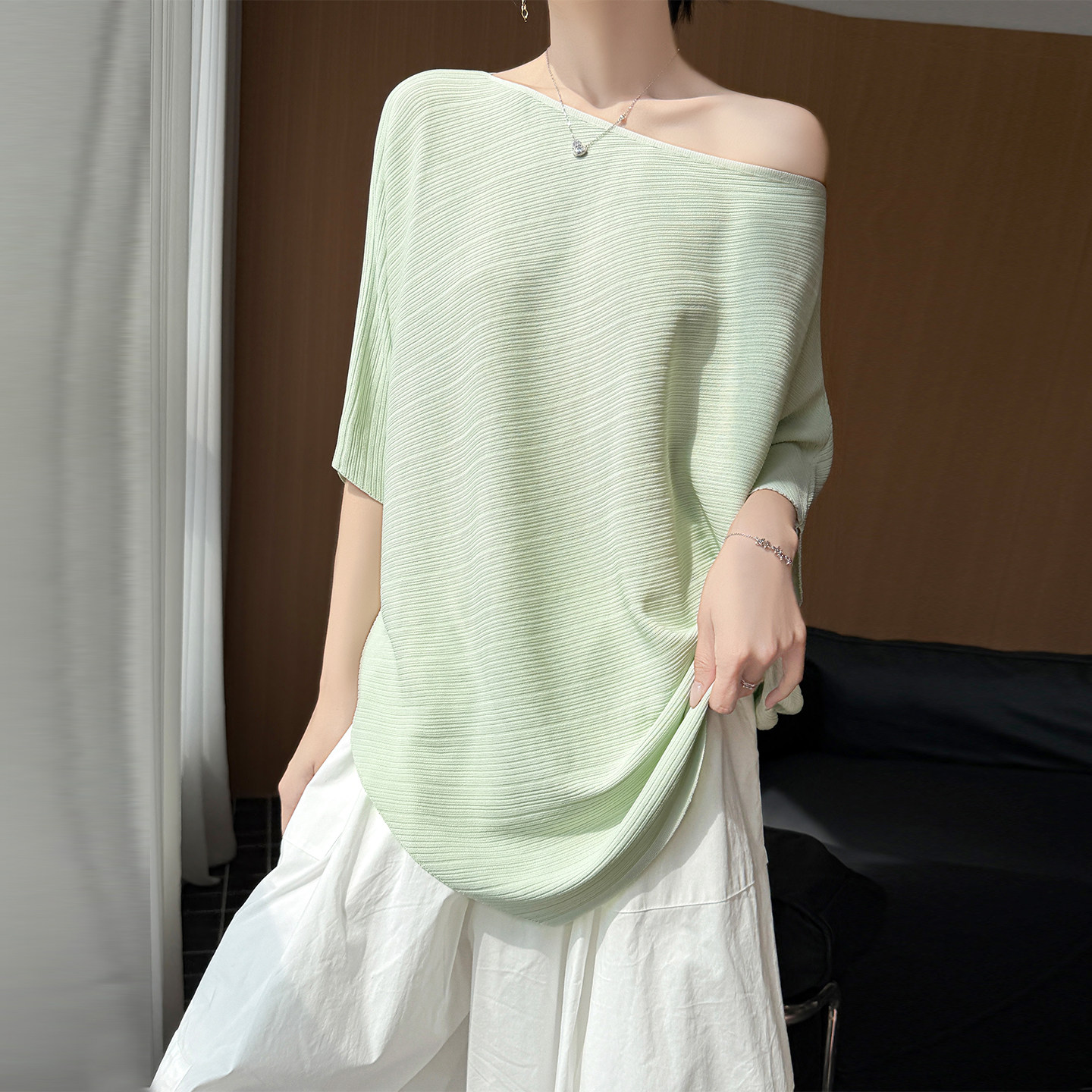 一字领蝙蝠袖针织衫女夏季薄款宽松慵懒风露肩上衣2026新款大披肩