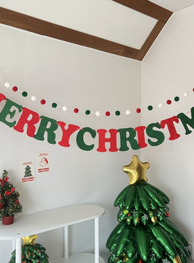 创意红绿毛球串圣诞装饰拉旗MERRYCHRISTMAS字母挂饰室内布置用品