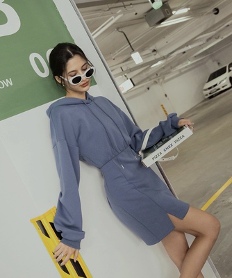 运动休闲连衣裙棉纯色卫衣棉连帽