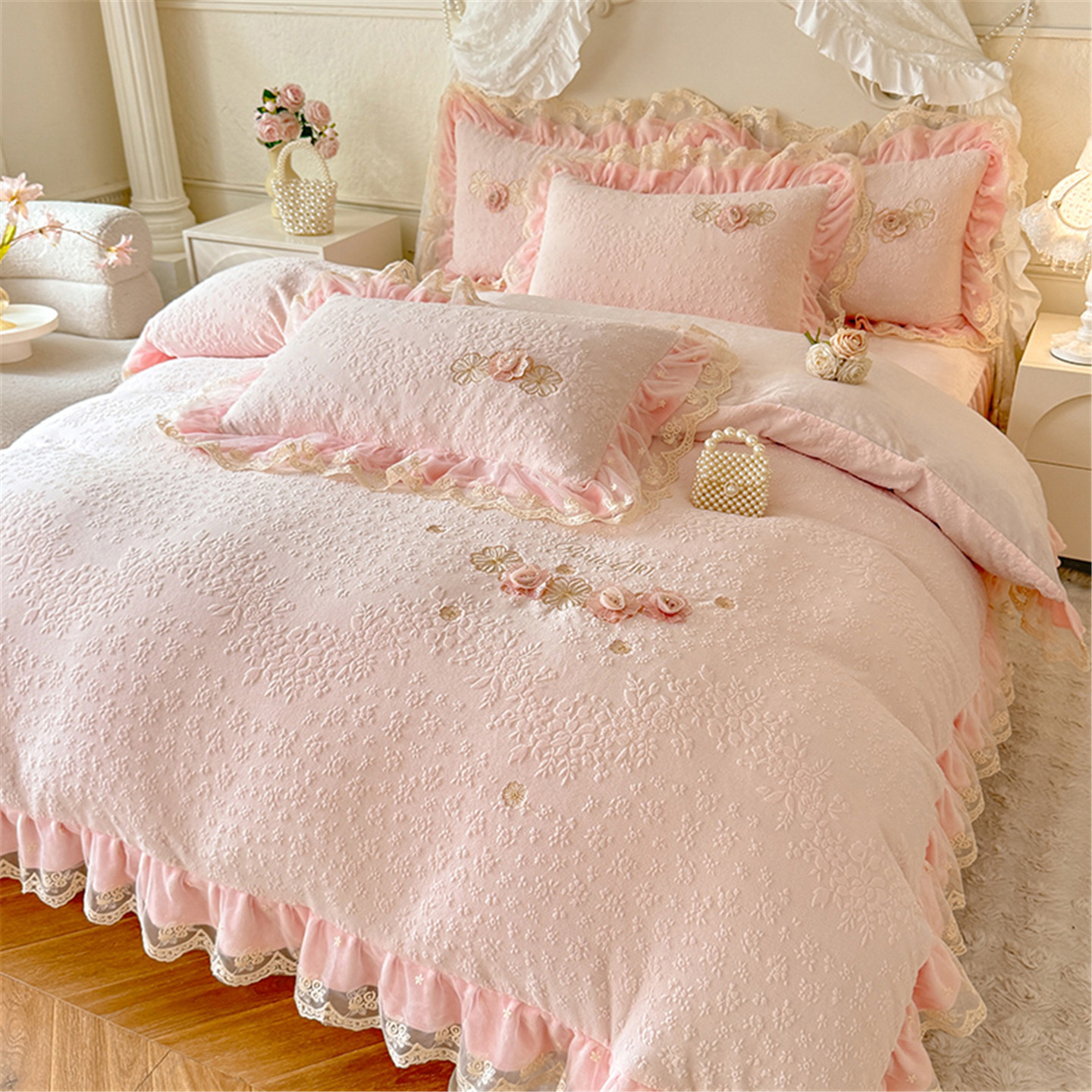 雕花牛奶绒床裙四件套2025新款冬季高档公主加绒蕾丝花边加厚保暖