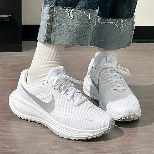 Nike耐克女鞋公路跑步鞋
