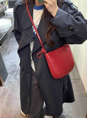 cmbes休闲包包女2024新款覆古红色轻便水桶百搭墩墩包单肩斜挎包