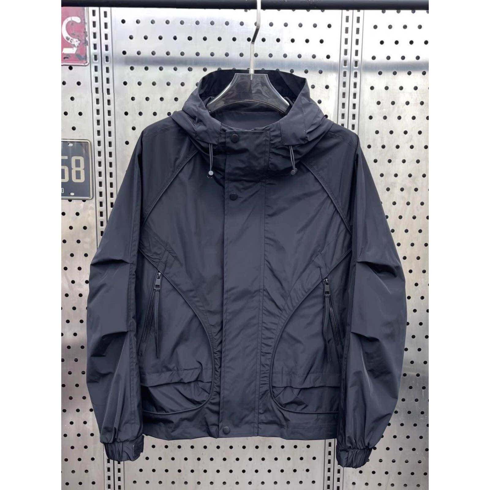 高端连帽冲锋衣外套男士2025新款爆款春秋季工装夹克男款冬装棉服