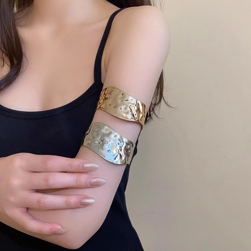 欧美不规则开口手镯女2026新款高级感臂环臂钏冷淡风金属独特手饰