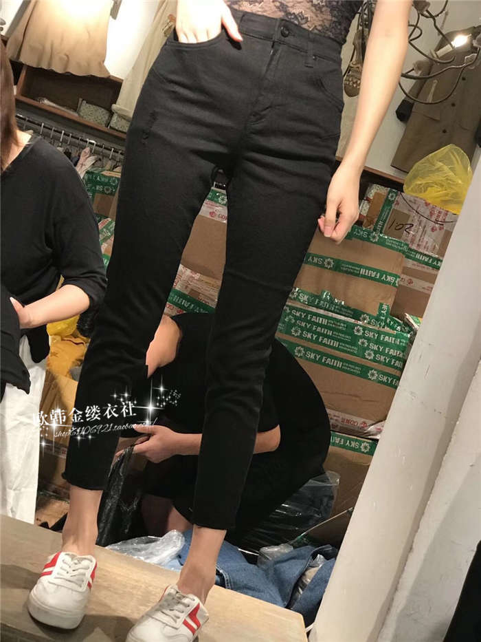 7352