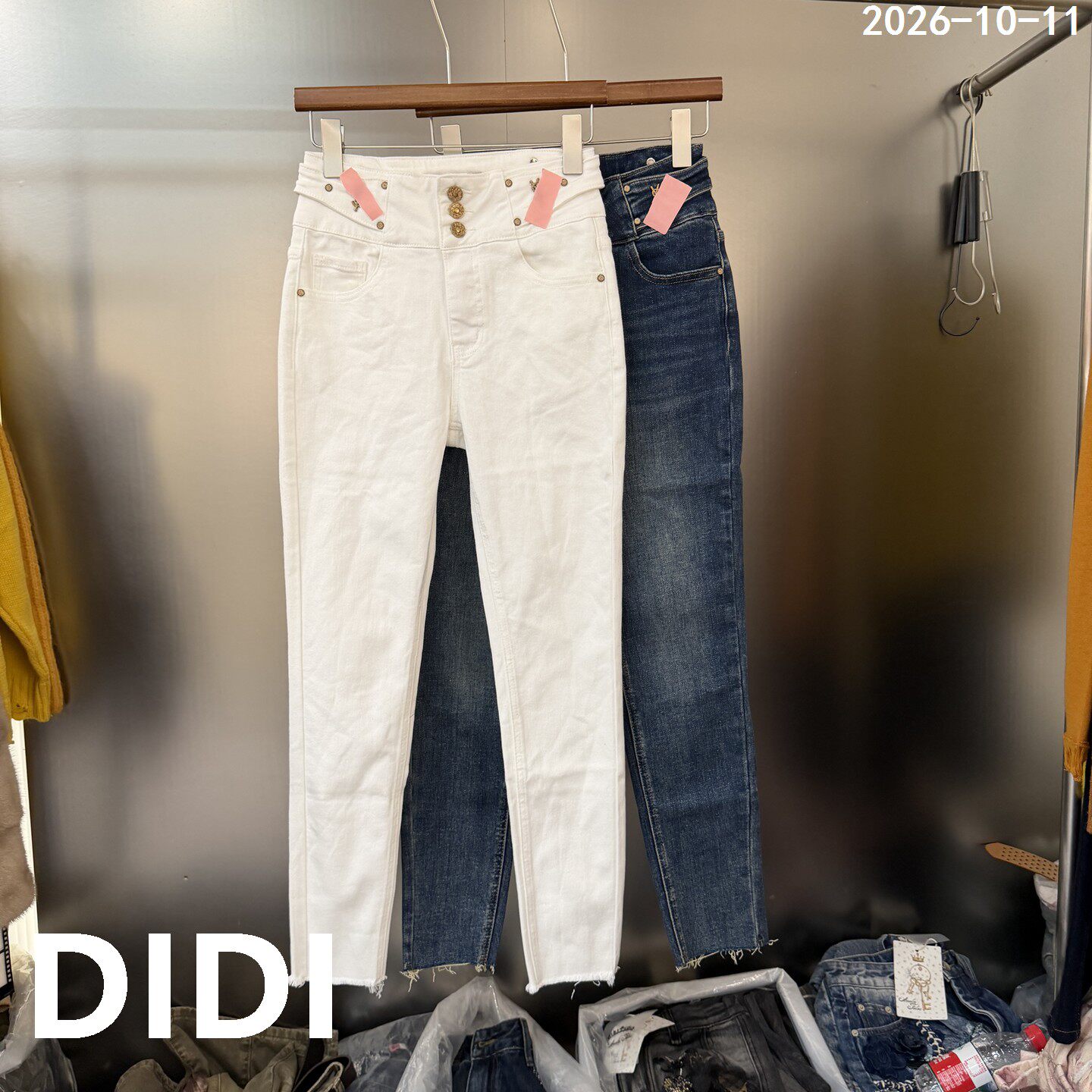 欧洲站2026冬季新款高腰排扣牛仔裤女小脚九分裤修身铅笔裤0061
