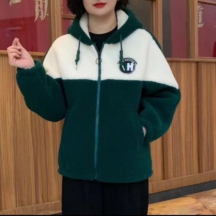 2024冬季新款女士加绒加厚外套女款休闲羊羔绒棉衣年轻妈妈装冬装