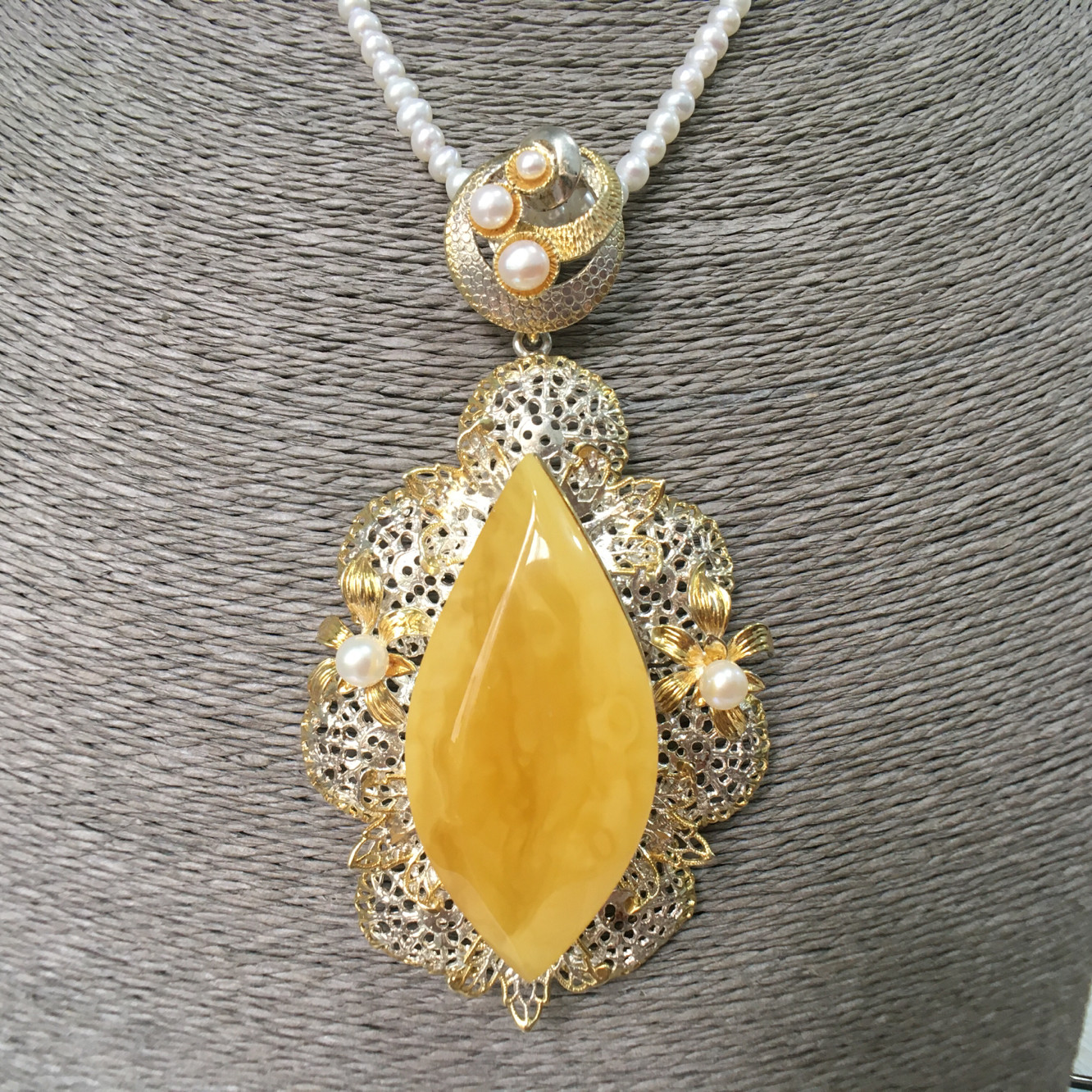 波兰进口托马斯精致珍珠蕾丝蜜蜡吊坠大方时尚精致宫廷欧式节日礼