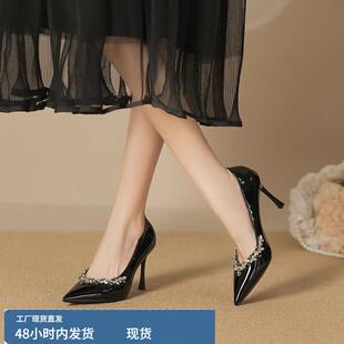 小码313233黑色漆皮高跟鞋女性感尖头水钻绝美气质单鞋大码41一43