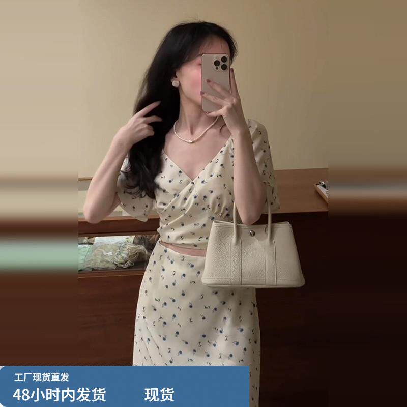 今年流行夏日绝美碎花洋装子女2025新款独特漂亮掐腰长裙一整套