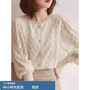 杏色圆领长袖蕾丝拼接衬衫女秋冬欧货加绒加厚宽松显瘦灯笼袖上衣