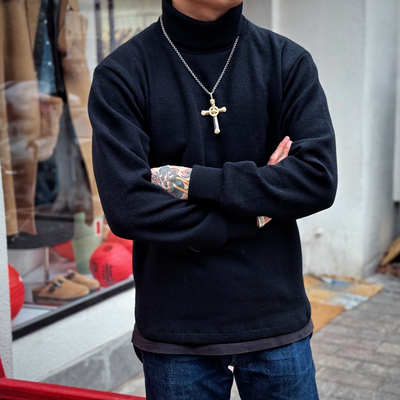 高领设计弹性羊毛混纺纯色毛衣