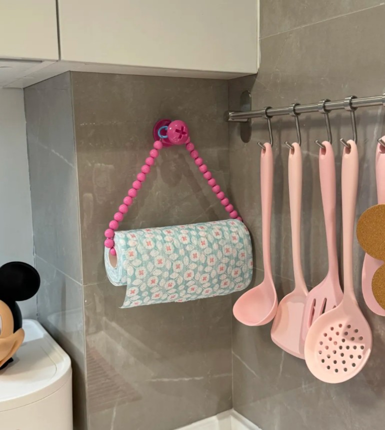 厨房卷纸巾架多巴胺糖果色串珠架免纸巾架打孔壁挂式厕纸收纳架