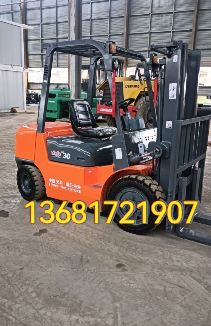 热卖二手叉车柴油大连叉车自动挡全液压方向新昌动力提升高度3米