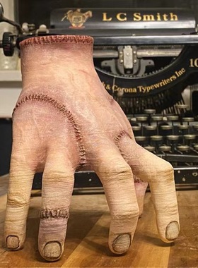 亚当斯一家星期三小东西走动手掌Wednesday thing 摆件装扮道具