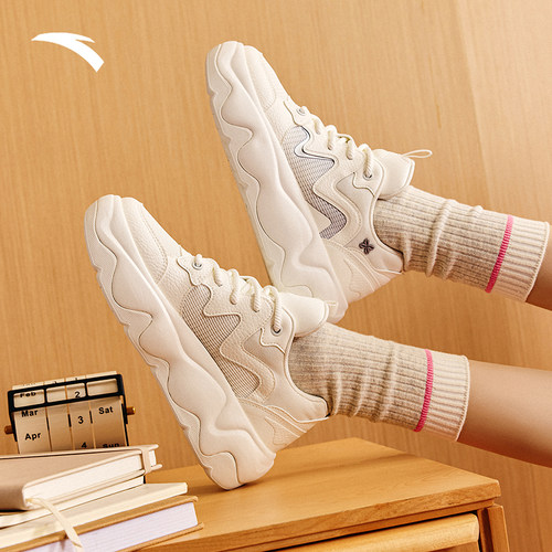 安踏经典潮流女子板鞋