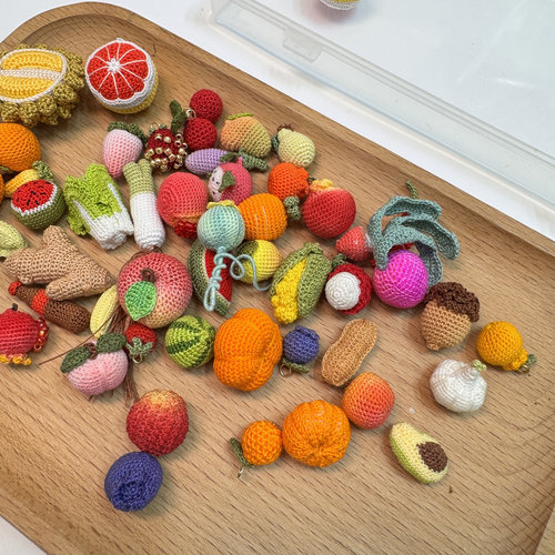 蕾小猫手作成品钩织水果胸针可爱卡通毛线针织别针配饰礼物
