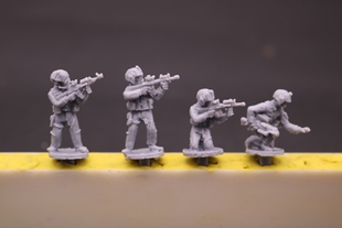 1/72树脂白模 飞行员持枪造型4人组OBJ6