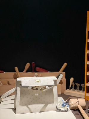 凯莉跳舞包danse手工定制nate极光缎面奶油白南非鸵鸟皮单肩蜡线