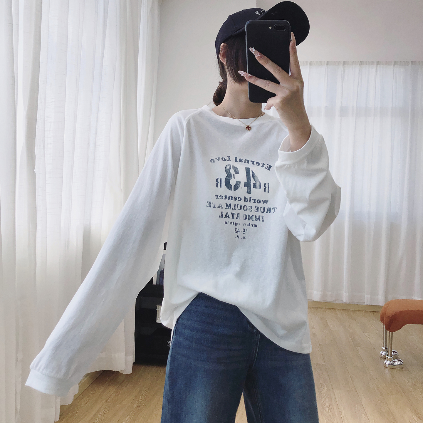 柔软亲肤做旧字母印花长袖T恤女