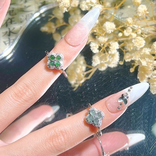 厂家爆款天然危料A货翡翠四叶草设计款戒指女款时尚轻奢百搭