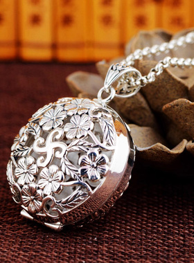 可打开34mm复古镂空梅花香囊吊坠女士装香丸嘎乌盒项链项坠毛衣链