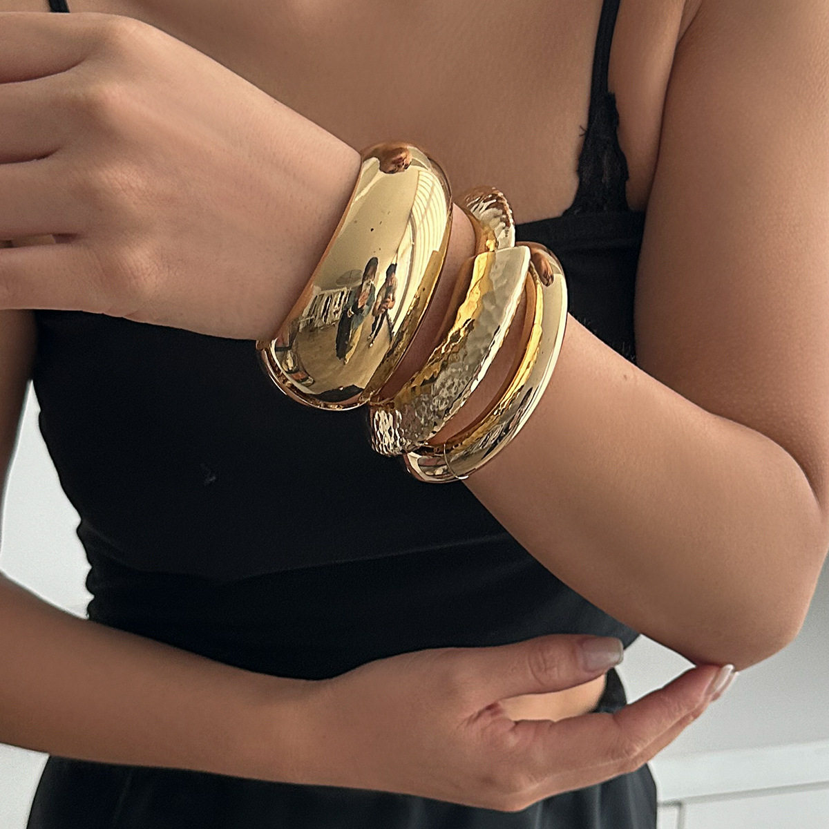 精美饰品包邮 法式复古宽面不对称手镯 金属感圆形Bracelet套装