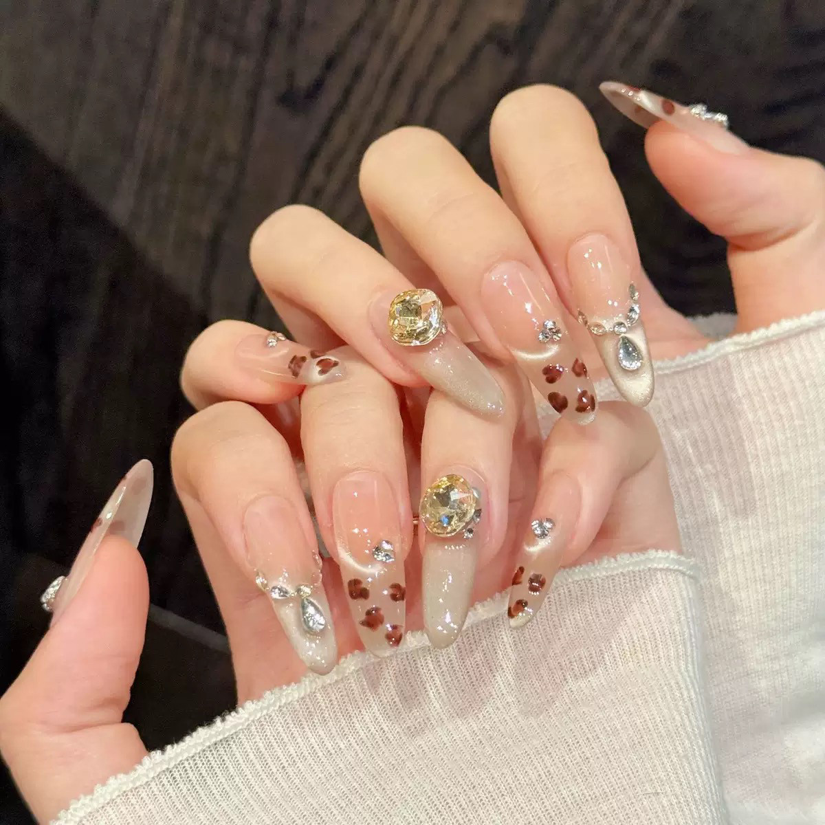 新款纯手工穿戴甲片咖色轻奢香槟猫眼款爆闪带钻气质美甲贴可拆卸,彩妆/香水/美妆工具,穿戴甲/甲片,淘宝优惠券,粉丝福利购,淘宝优惠卷