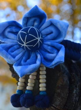 云南大理街头手工棉麻布艺手链草木灰植物染手作流苏铃铛纽扣饰品