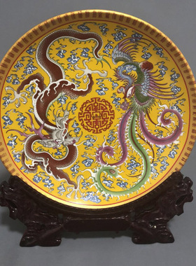 清乾隆粉彩龙凤呈祥酒柜收藏摆件