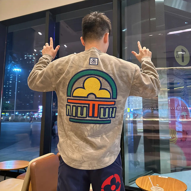 网红潮牌字母印花高级感卫衣