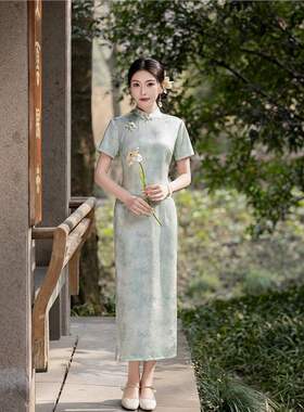 江南司造丨旗袍绿色新中式长款改良高雅2026新款女生短袖日常款