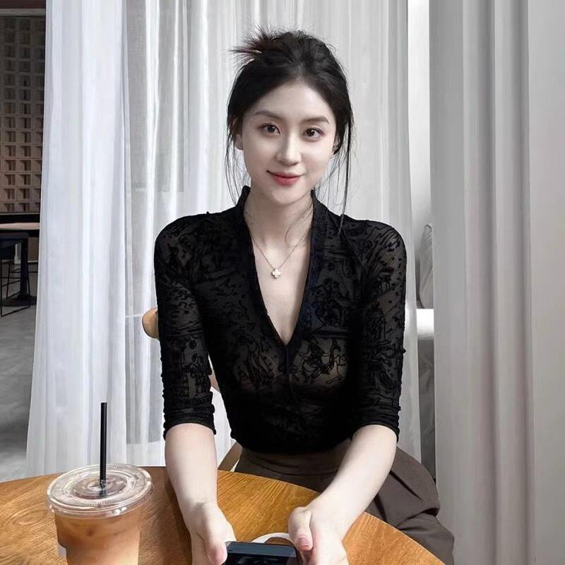 品牌正品女装衣服断码特价清仓 不退换-黑色V领蕾丝长袖T恤女秋季