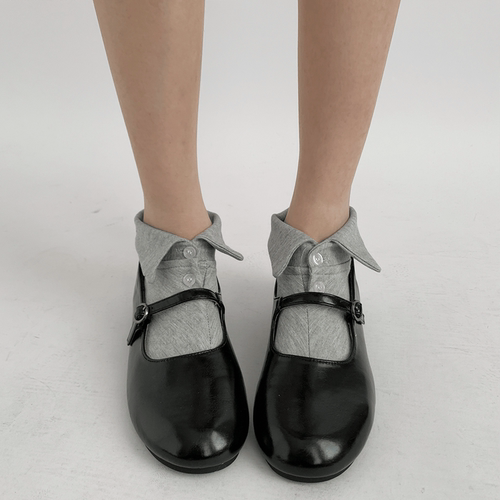 夜间教习室翻口纽扣领子短筒袜女