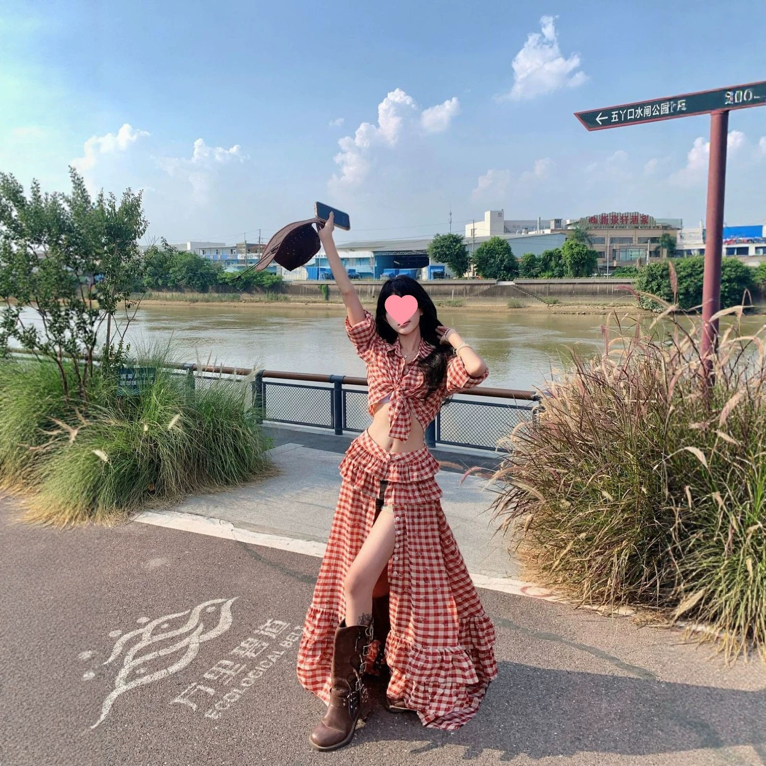 新品度假风红色格子长袖衬衫女夏季不规则开叉半身长裙两件套