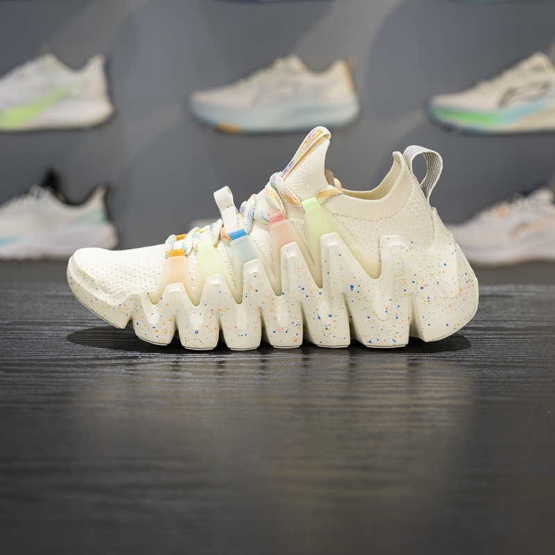 李宁耐磨女子系带运动鞋