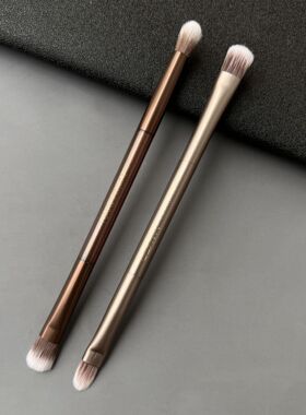 UD3代双头眼影刷 金属柄遮瑕刷 大号化妆刷 眼影盘同款